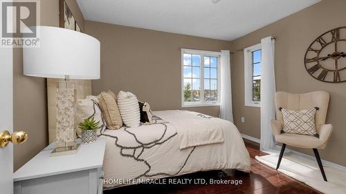 1151 Charlton Way, Milton (Dempsey), ON - Indoor Photo Showing Bedroom