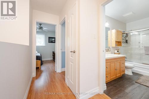 54 Tara Park Crescent, Brampton (Brampton North), ON - Indoor Photo Showing Bathroom