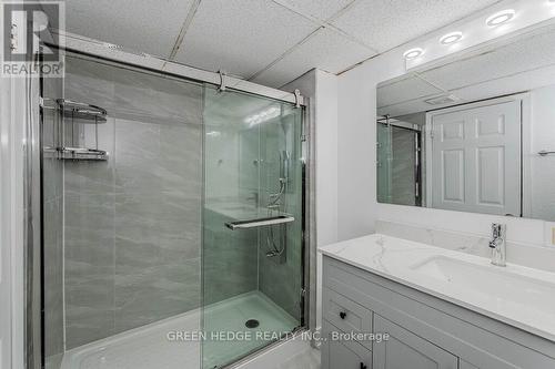 D8 - 527 Woodlawn Road E, Guelph (Brant), ON - Indoor Photo Showing Bathroom