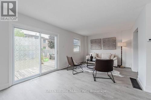 D8 - 527 Woodlawn Road E, Guelph (Brant), ON - Indoor