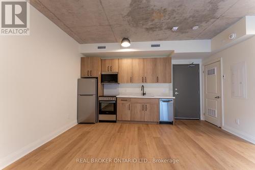 403 - 11 Robert Street, Hamilton (Beasley), ON - Indoor Photo Showing Kitchen With Stainless Steel Kitchen