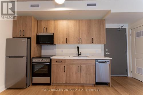 403 - 11 Robert Street, Hamilton (Beasley), ON - Indoor Photo Showing Kitchen