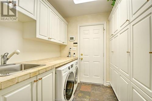 214 Crystal Bay Drive, Amherstburg, ON - Indoor Photo Showing Laundry Room