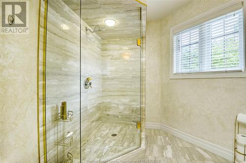 214 Crystal Bay Drive, Amherstburg, ON - Indoor Photo Showing Bathroom