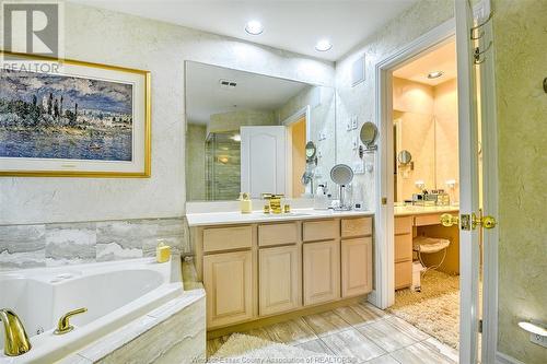 214 Crystal Bay Drive, Amherstburg, ON - Indoor Photo Showing Bathroom