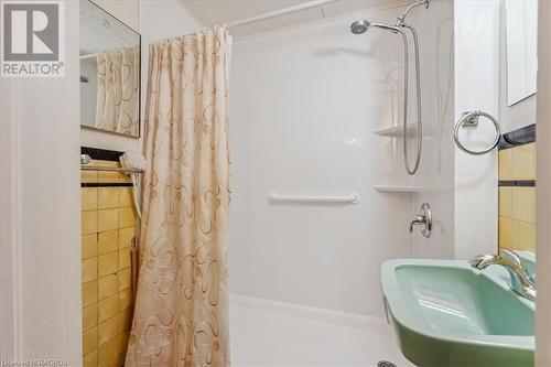 1380 4Th Avenue W, Owen Sound, ON - Indoor Photo Showing Bathroom