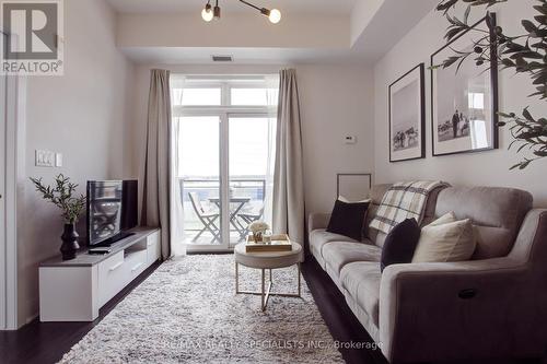 410 - 5020 Corporate Drive, Burlington, ON - Indoor Photo Showing Living Room