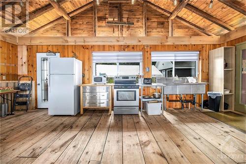 411 Pickerel Bay Road, White Lake, ON - Indoor Photo Showing Kitchen