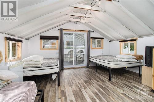 411 Pickerel Bay Road, White Lake, ON - Indoor Photo Showing Dining Room