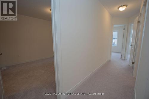 1556 Hilson Heights, Milton (Cobban), ON - Indoor Photo Showing Other Room