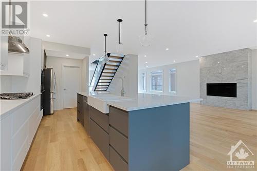 14 Thornton Avenue, Ottawa, ON - Indoor Photo Showing Kitchen With Upgraded Kitchen