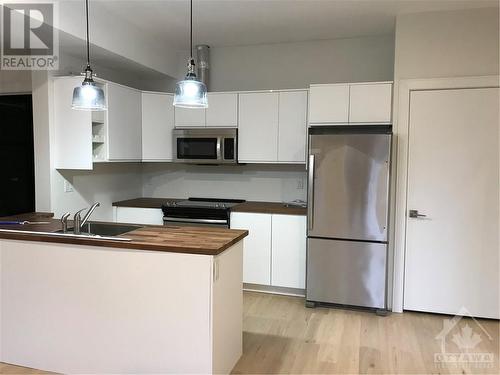 14 Thornton Avenue, Ottawa, ON - Indoor Photo Showing Kitchen