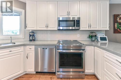 4400 Gallaghers Drive E Unit# 14, Kelowna, BC - Indoor Photo Showing Kitchen