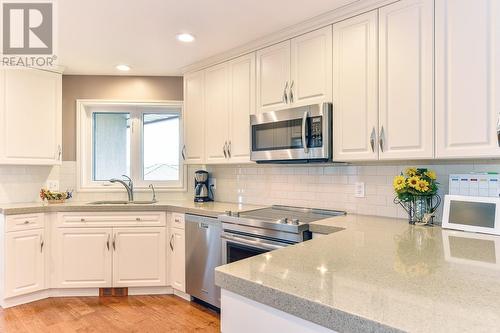 4400 Gallaghers Drive E Unit# 14, Kelowna, BC - Indoor Photo Showing Kitchen With Upgraded Kitchen