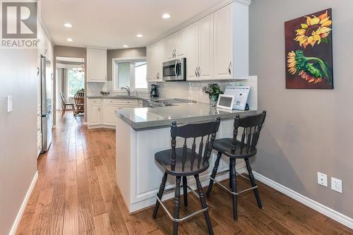 4400 Gallaghers Drive E Unit# 14, Kelowna, BC - Indoor Photo Showing Kitchen