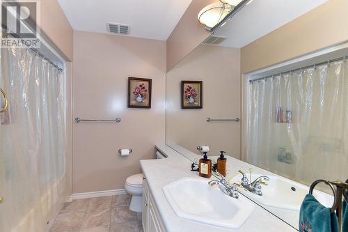 4400 Gallaghers Drive E Unit# 14, Kelowna, BC - Indoor Photo Showing Bathroom