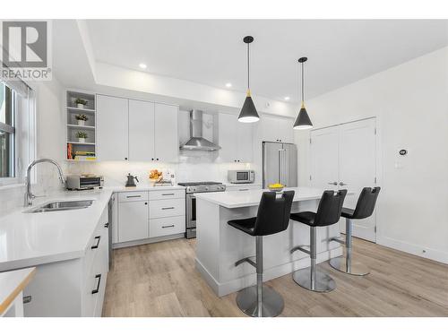 847 Morrison Avenue Unit# 1, Kelowna, BC - Indoor Photo Showing Kitchen With Double Sink With Upgraded Kitchen