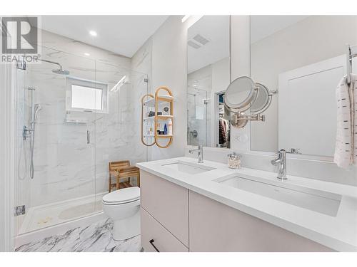 847 Morrison Avenue Unit# 1, Kelowna, BC - Indoor Photo Showing Bathroom