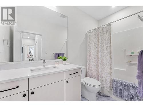 847 Morrison Avenue Unit# 1, Kelowna, BC - Indoor Photo Showing Bathroom