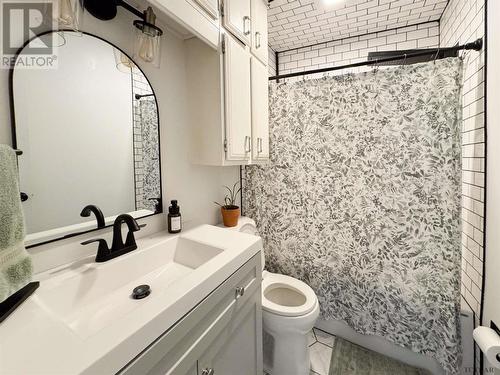 199 Montgomery Ave, Temiskaming Shores, ON - Indoor Photo Showing Bathroom