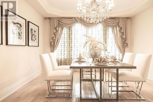 15 Birchbark Court, Richmond Hill, ON - Indoor Photo Showing Dining Room