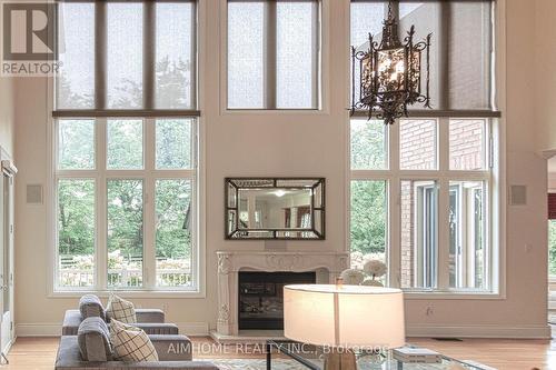 15 Birchbark Court, Richmond Hill (Jefferson), ON - Indoor Photo Showing Other Room With Fireplace