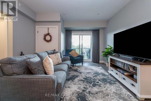 410 - 5 Chef Lane, Barrie, ON - Indoor Photo Showing Living Room