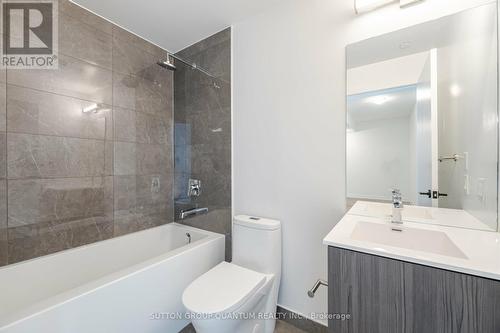 1305 - 220 Missinnihe Way, Mississauga, ON - Indoor Photo Showing Bathroom