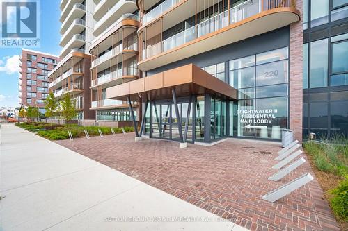 1305 - 220 Missinnihe Way, Mississauga, ON - Outdoor