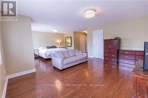 933 Knotty Pine (Main &Up) Grove, Mississauga (Meadowvale Village), ON - Indoor Photo Showing Other Room