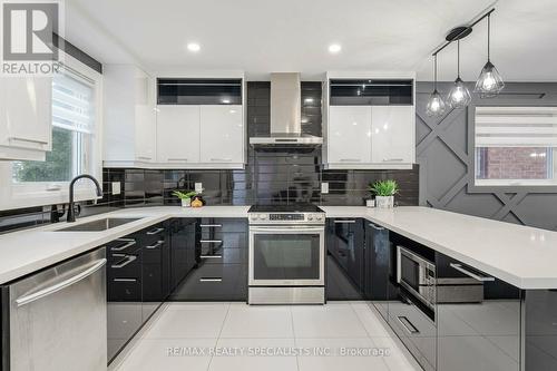 111 Forest Drive, Vaughan (West Woodbridge), ON - Indoor Photo Showing Kitchen With Upgraded Kitchen