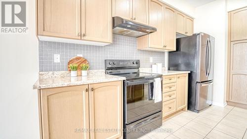 180 Esther Crescent, Thorold, ON - Indoor Photo Showing Kitchen