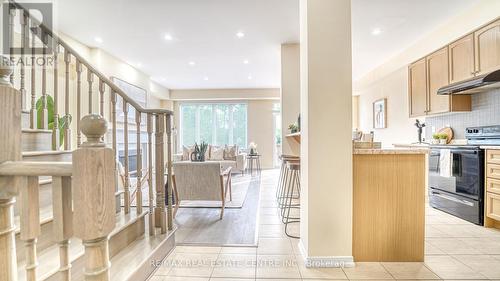 180 Esther Crescent, Thorold, ON - Indoor Photo Showing Kitchen