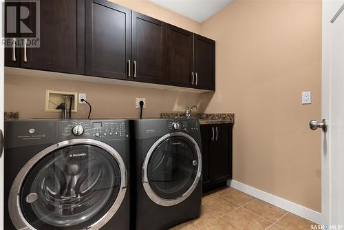 805 2055 Rose Street, Regina, SK - Indoor Photo Showing Laundry Room