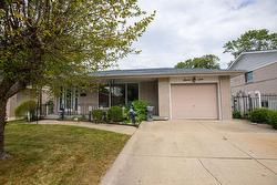 17 Ashwood Court  Stoney Creek, ON L8E 3C9