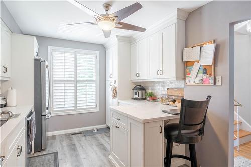 1523 Westminster Place, Burlington, ON - Indoor Photo Showing Kitchen