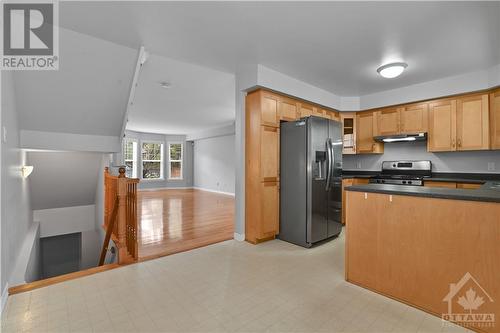 62 Jardin Private, Ottawa, ON - Indoor Photo Showing Kitchen