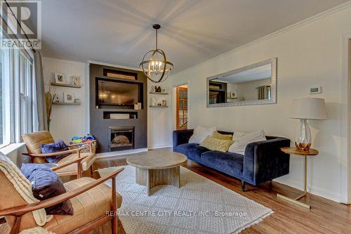 21 Karen Street, St. Thomas, ON - Indoor Photo Showing Living Room With Fireplace