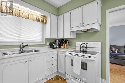 346 Valleyview Avenue, London, ON - Indoor Photo Showing Kitchen With Double Sink