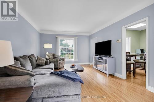 346 Valleyview Avenue, London, ON - Indoor Photo Showing Living Room