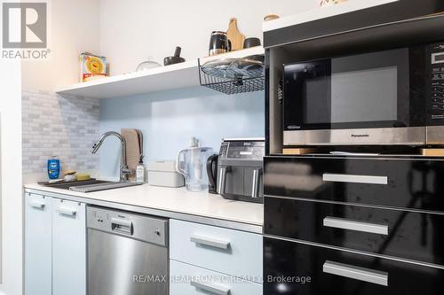 2503 - 38 Dan Leckie Way, Toronto, ON - Indoor Photo Showing Kitchen