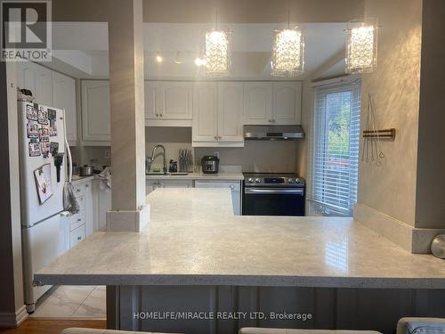 49 Halfmoon Square, Toronto (Highland Creek), ON - Indoor Photo Showing Kitchen