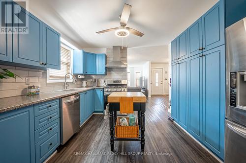 214 Mapleton Avenue, Barrie (Holly), ON - Indoor Photo Showing Kitchen With Stainless Steel Kitchen With Upgraded Kitchen