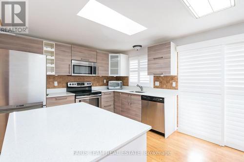 9 Coles Street, Barrie (Sunnidale), ON - Indoor Photo Showing Kitchen