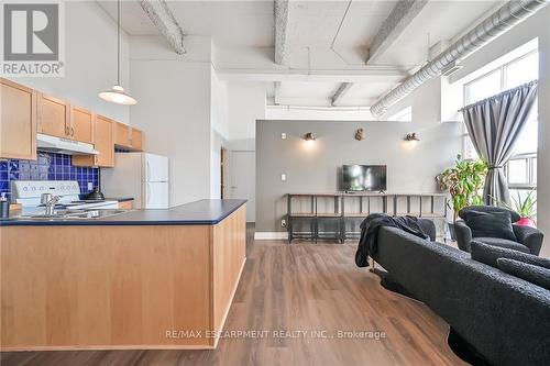 308 - 11 Rebecca Street, Hamilton, ON - Indoor Photo Showing Kitchen