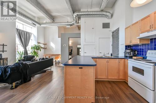 308 - 11 Rebecca Street, Hamilton, ON - Indoor Photo Showing Kitchen