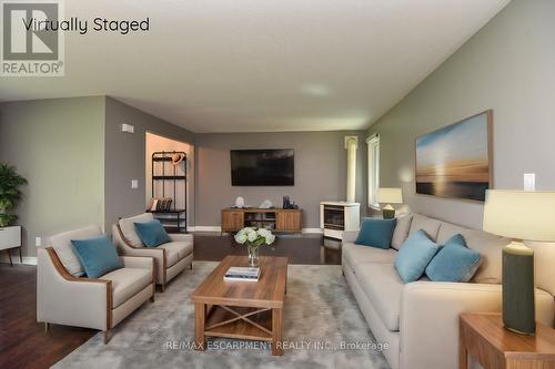 25 Hammond Road, Brant, ON - Indoor Photo Showing Living Room