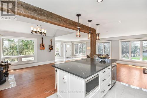 25 Hammond Road, Brant, ON - Indoor Photo Showing Kitchen