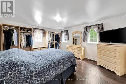 155 1/2 Samuelson Street, Cambridge, ON - Indoor Photo Showing Bedroom