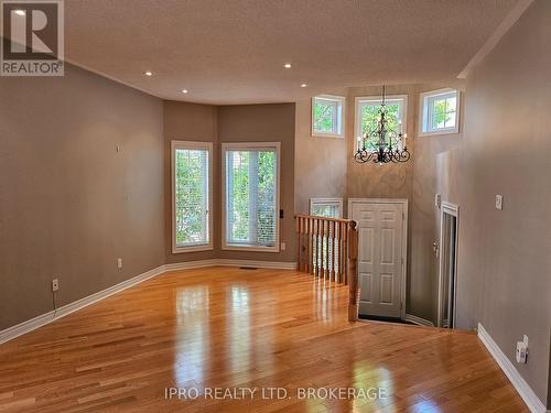 135 Michelle Drive, Vaughan, ON - Indoor Photo Showing Other Room